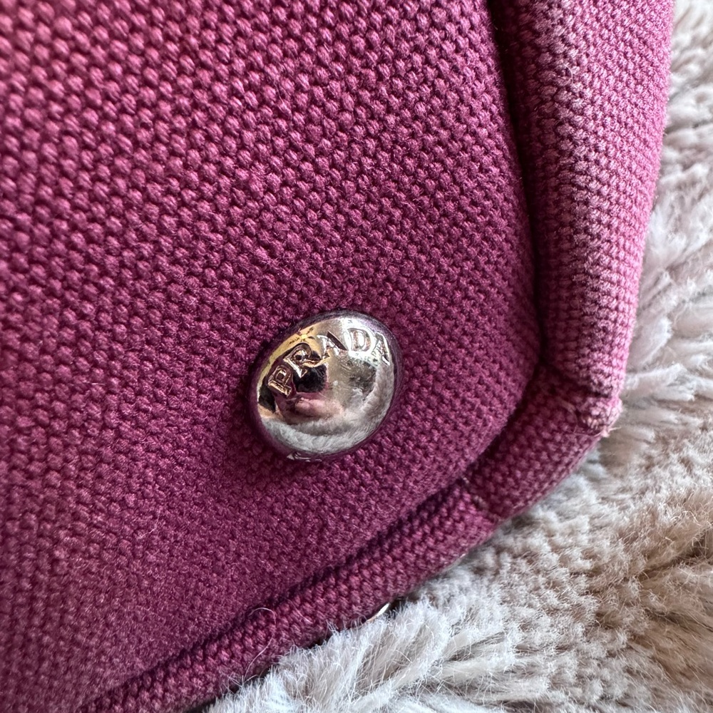 Authentic Prada Canapa - Picture 6 of 16